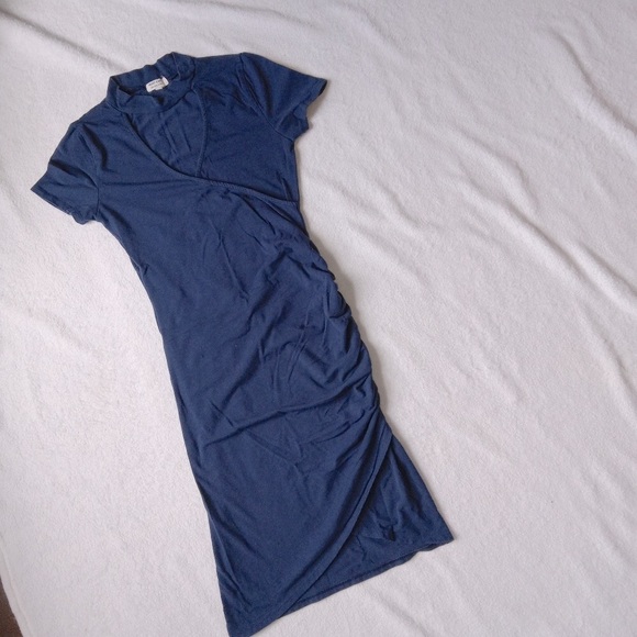 Heart & Hips Dresses & Skirts - 5 for $10 Heart & Hips Navy Faux Wrap Mock Neck Rouched Side Bodycon Dress small